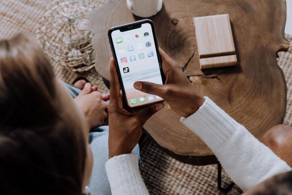 Person using Instagram